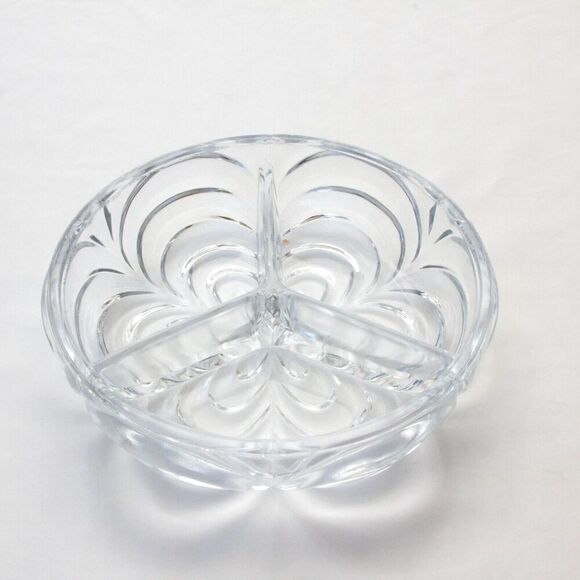 Vgt Round Clear Pressed Glass 3 Divided retroPattern Candy Nut Relish Dish 7” - Picture 1 of 9